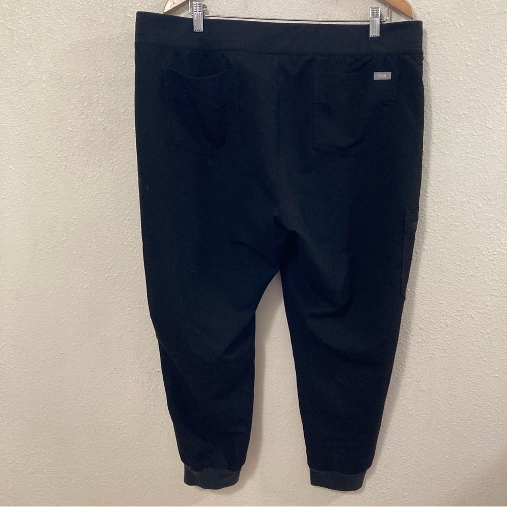 Figs Black Jogger Scrub Pants - Picture 2 of 16